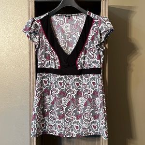Black pink and white blouse crop shoulders empire